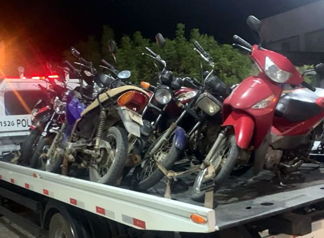 Polícia Militar aplica 69 multas e apreende 17 motos durante operação em São Bento