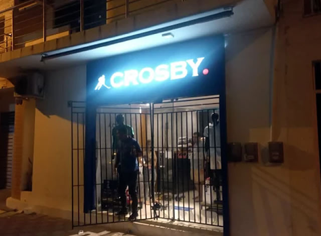 Gatunos arrombam loja de roupas e praticam furto na cidade de Cajazeiras