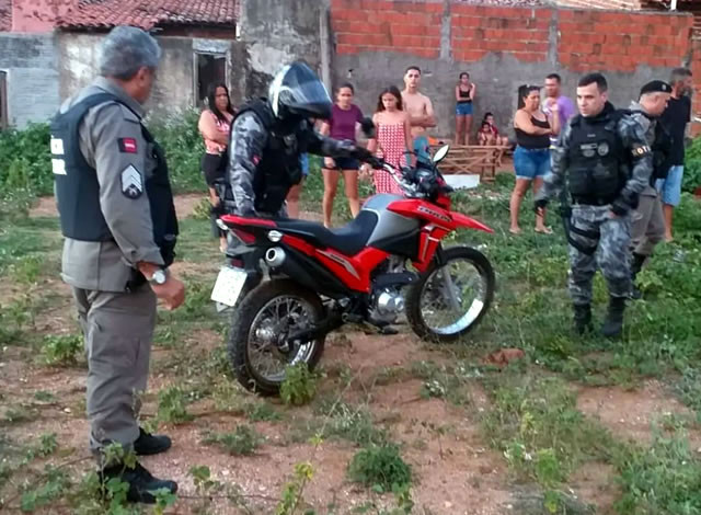 Polícia Militar age rápido e recupera moto roubada na cidade de Cajazeiras
