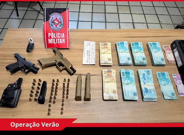 Polícia Militar prende homens e apreende pistolas durante abordagem, em São Bento