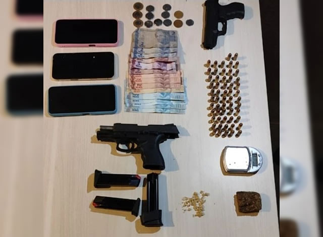 Polícia Militar prender quatro pessoas e apreende armas, munições e drogas, em Cajazeiras
