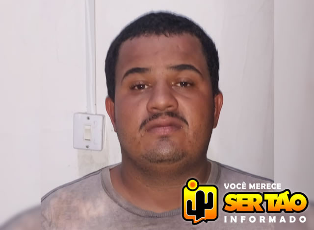 Bandidos armados rendem casal e roubam moto e celular, em Nazarezinho; PM age rápido e prende um dos acusados