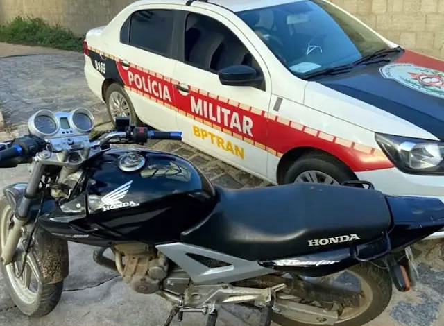 Policiamento de Trânsito recupera moto roubada na cidade de Sousa