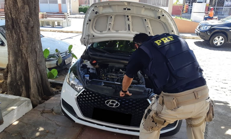PRF recupera veículo roubado em São Paulo que circulava clonado em São João do Rio do Peixe