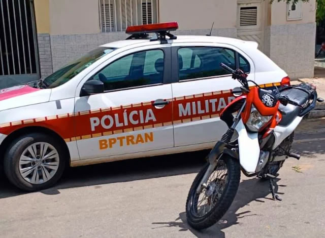 Polícia Militar prende suspeito e recupera moto roubada, em São José de Piranhas