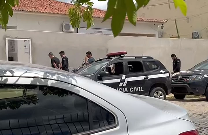 Polícia Civil prende acusado de praticar homicídio no ano de 2023, em Pombal