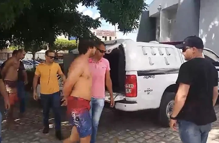 Polícia Civil desarticula quadrilha especializada em praticar roubos em residências, em Cajazeiras