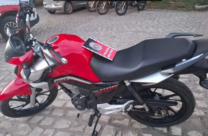 Motociclista é conduzido à delegacia após praticar direção perigosa na cidade de Cajazeiras