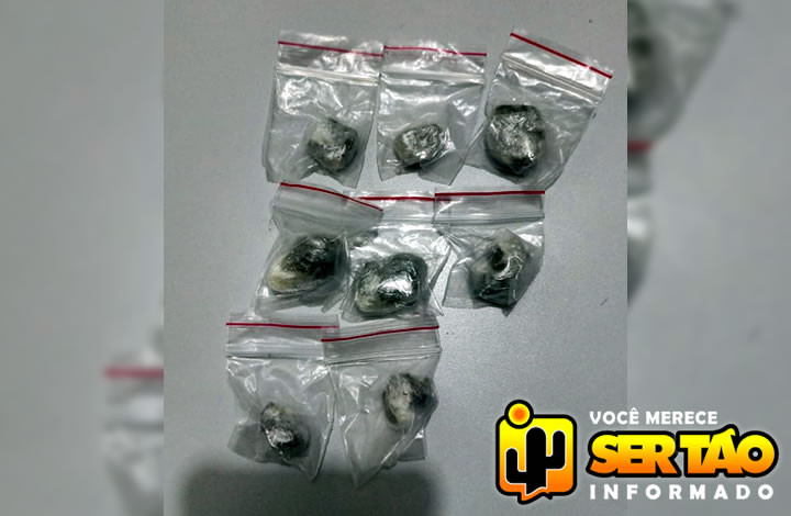 Jovem é detido pelo ROTAM após ser flagrado portando droga na cidade de Sousa