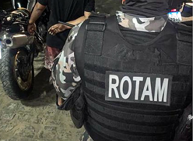 Adolescente é apreendido após ser flagrado empinando moto na cidade de Cajazeiras