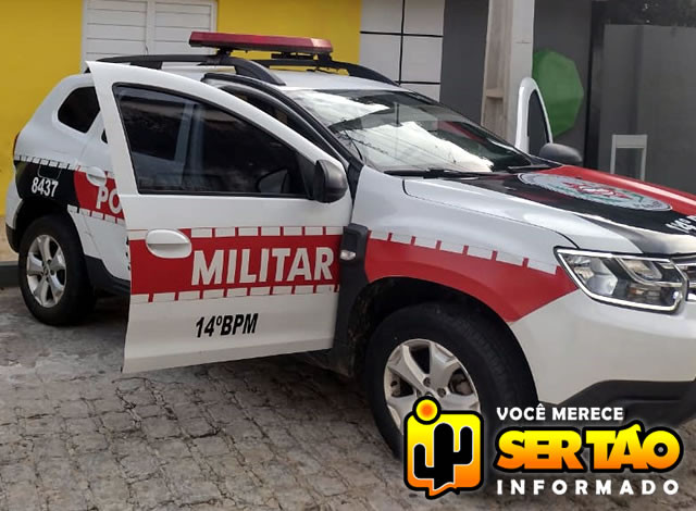 Homem é preso pela Polícia Militar por força de mandado de prisão, em Sousa