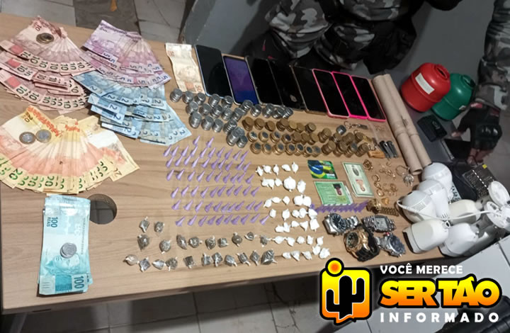 ROTAM desarticula ponto de tráfico de drogas e prende três pessoas, em Marizópolis