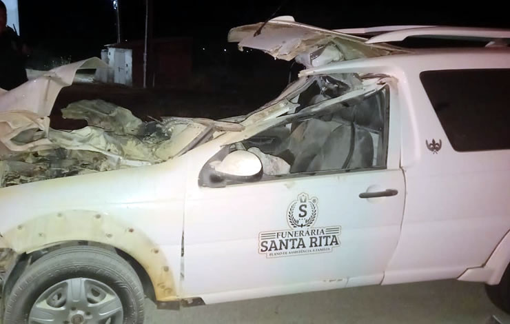 Colisão envolvendo carro, caminhonete e caminhão, deixa pessoas feridas na BR-230, em Sousa