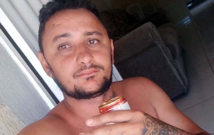 Pai mata o próprio filho a facadas durante discussão em Aparecida