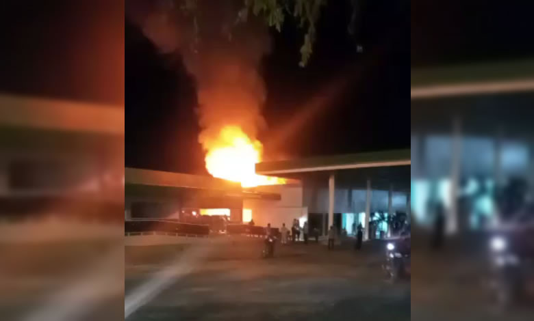 Bombeiros são acionados para conter incêndio ao lado de posto de combustíveis em Conceição
