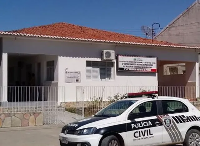 Homem é preso ao se apresentar na Delegacia de Polícia Civil em Pombal