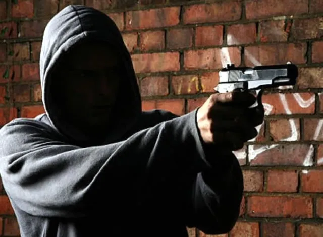 Bandidos armados praticam roubo em loja no Centro de Coremas