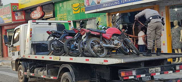 Motocicletas com escapes barulhentos são apreendidas na cidade de Sousa e Cajazeiras